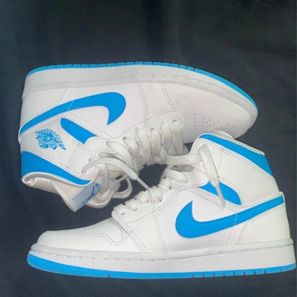 Jordan 1 mid